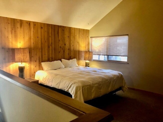Building Photo - Sunriver Retreat - 2 Cedar Lane