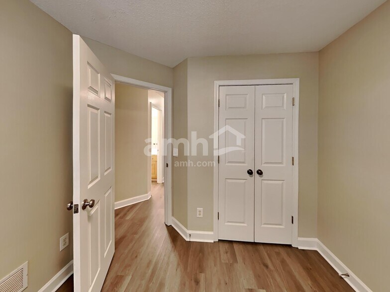 Building Photo - 1815 Bernice Dr