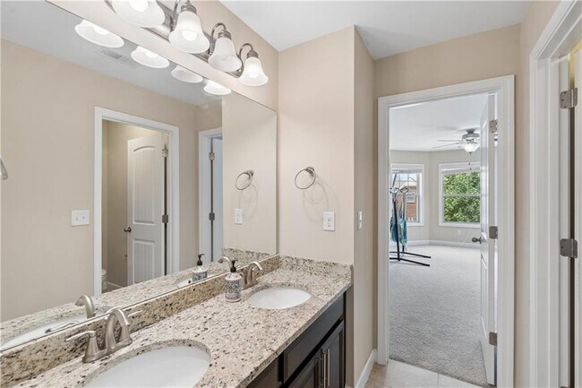 Building Photo - 4470 Skylark Ln