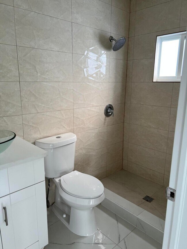 Building Photo - 3880 Home St