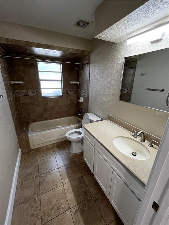 Building Photo - 1329 Medinah Ct