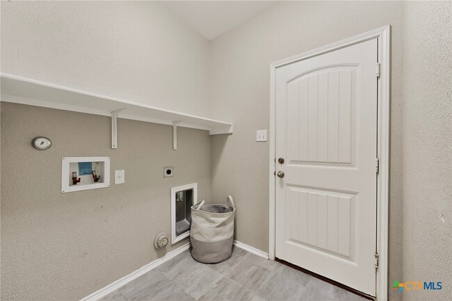 Building Photo - 429 Sheepshank Dr