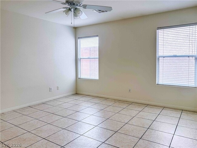 Building Photo - 10633 Foggy Glen Ave