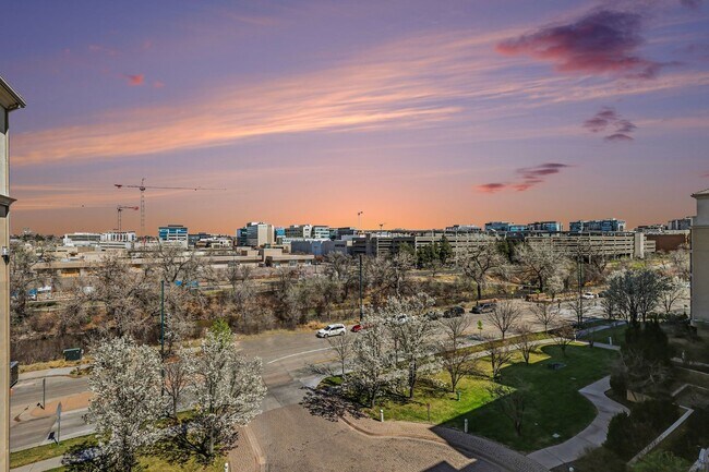 Building Photo - Location and Luxury! 2 Bedroom 2 Bathroom in Cherry Creek!