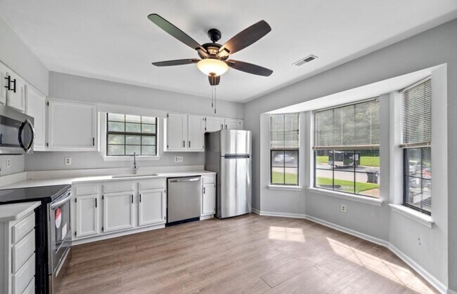 Building Photo - 1761 Skiffes Creek Cir