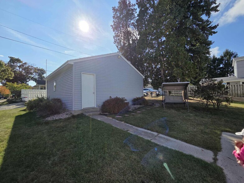 Building Photo - 901 Swift Ave