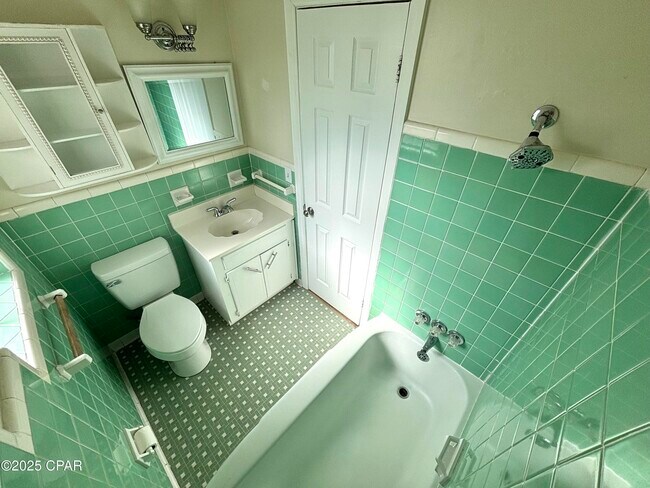 Building Photo - 1206 Buena Vista Blvd