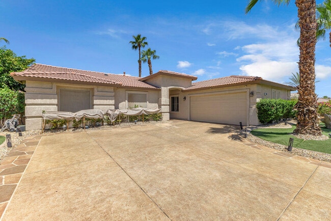 Building Photo - 79886 Dandelion Dr