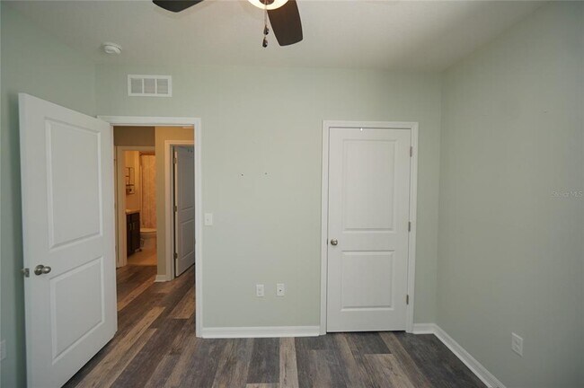 Building Photo - 11124 Leland Groves Dr