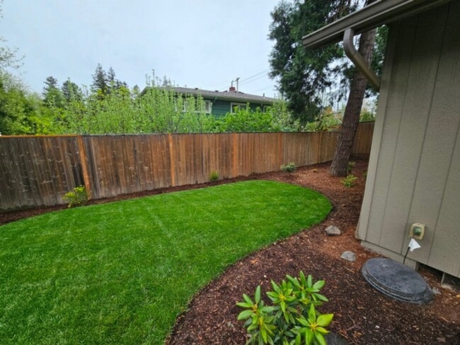 Building Photo - 3Bd/2Ba Single Story Home-Available to view beginning 4/27/2026!