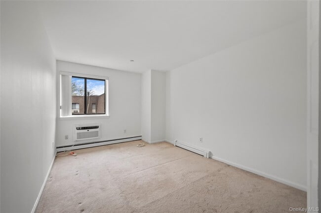 Building Photo - 24 Carhart Ave