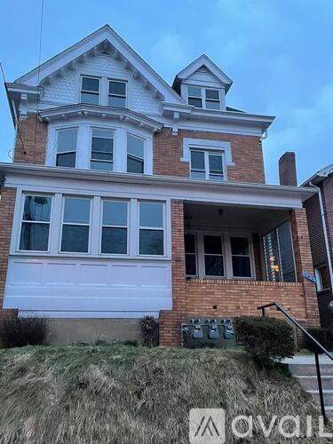 Building Photo - 141 S Bryant Ave