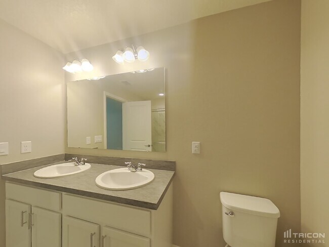 Building Photo - 6480 Domenico Ct