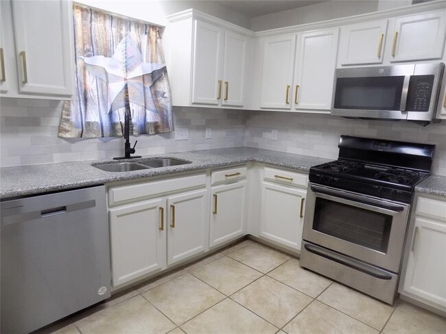 Building Photo - 805 Jasmine Trail