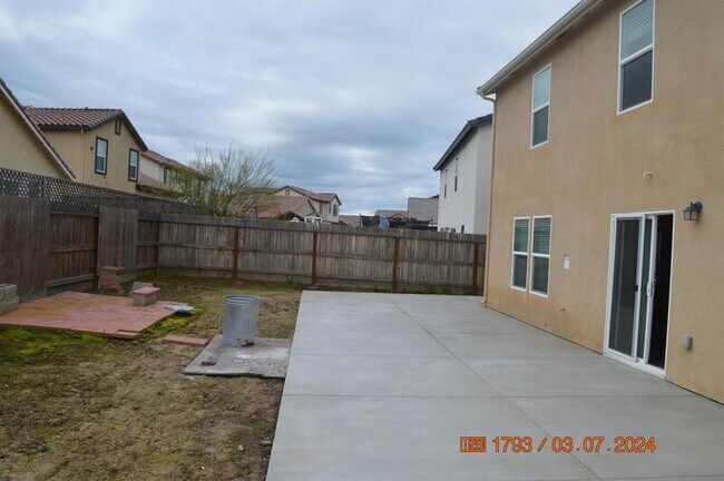 Building Photo - 1663 Thistle Ln