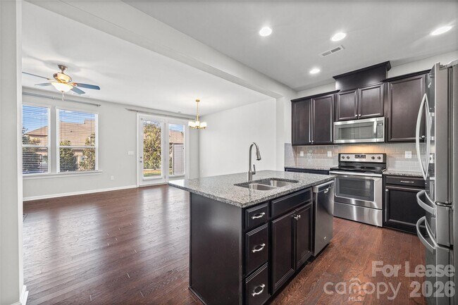 Building Photo - 827 Ayrshire Ave