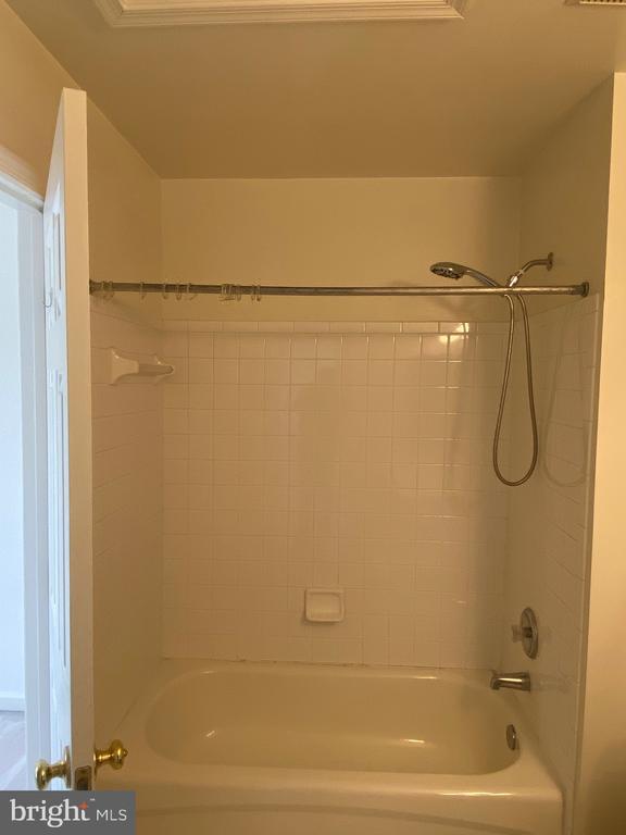 Building Photo - 2560 Belcroft Pl