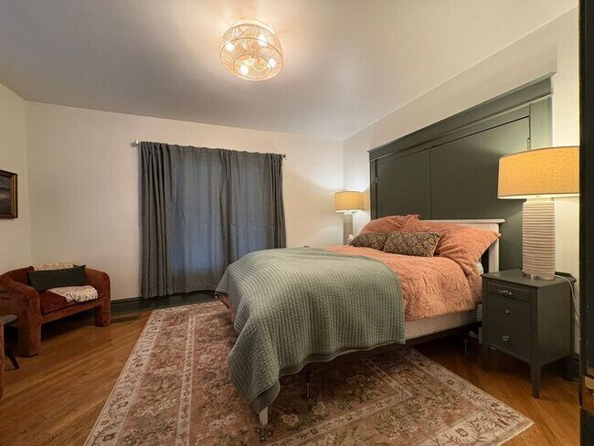 Building Photo - $5,400 | 7 Bedroom, 5 Bathroom Single Family Home | No Pets* | Available for August 1st, 2027 Mov...