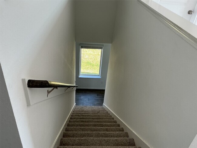 Building Photo - 16957 Rich Pines Dr