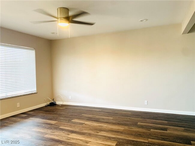 Building Photo - 595 S Royal Crest Cir