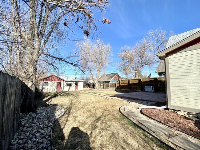 Building Photo - 955 5th St