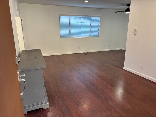 Building Photo - 1333 Centinela Ave