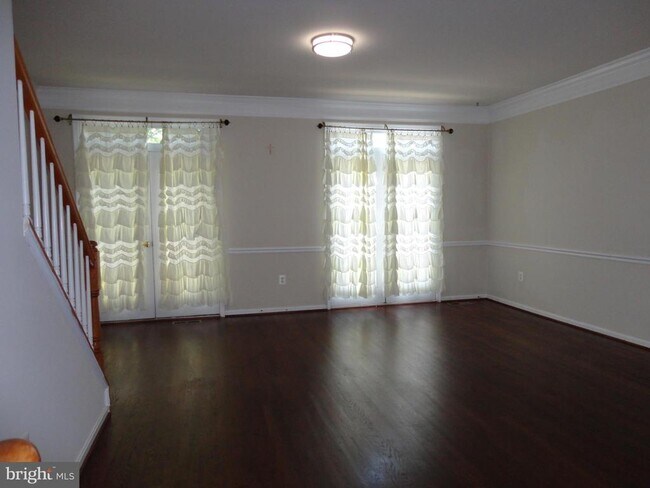 Building Photo - 24699 Kings Canyon Square