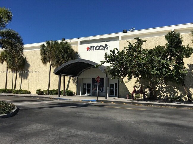 Building Photo - 1301 W 38th Pl