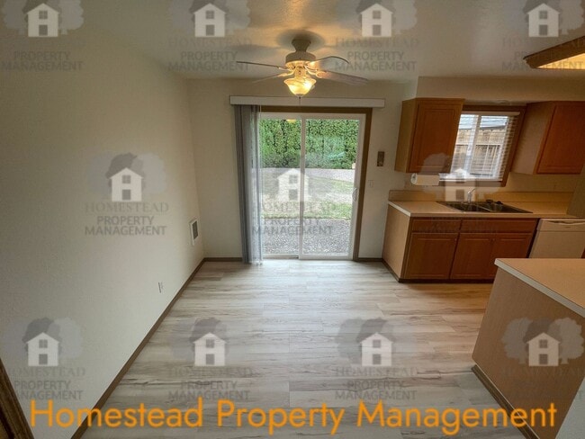 Building Photo - 659