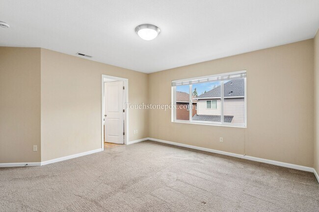 Building Photo - Spacious 4 BR 2.5 BA Home in Damascus