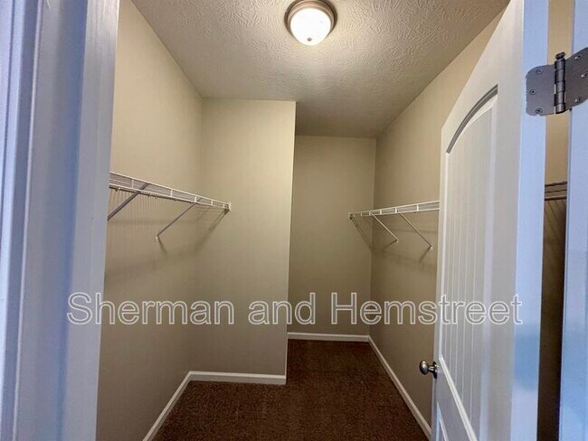 Building Photo - 4017 Pensacola Way