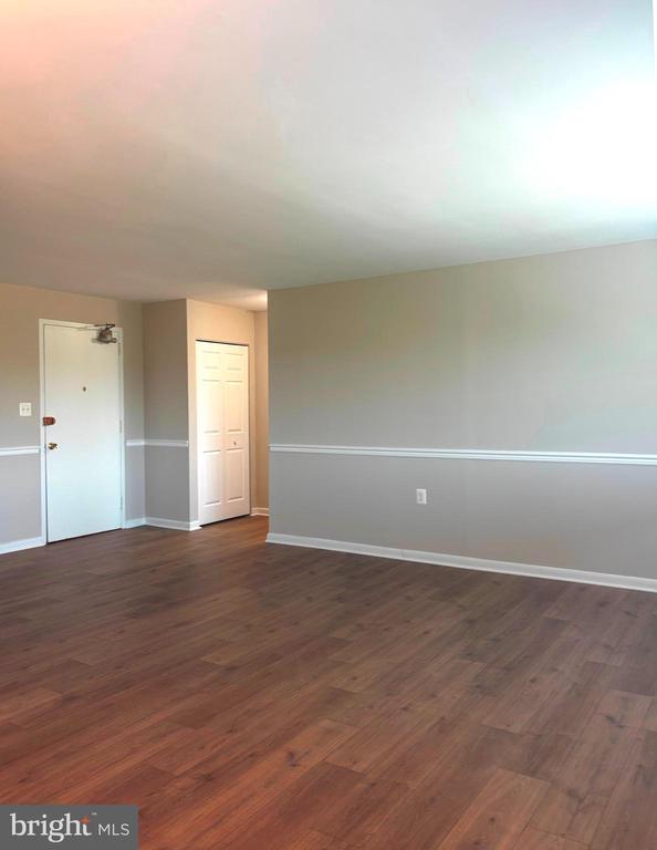 Building Photo - 1300 S Arlington Ridge Rd