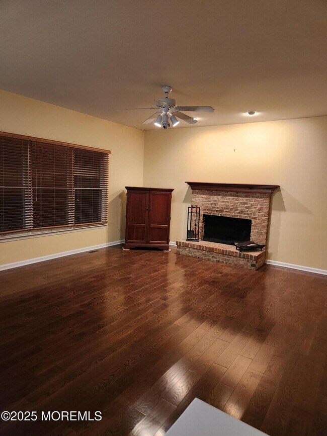 Building Photo - 42 Vardon Way