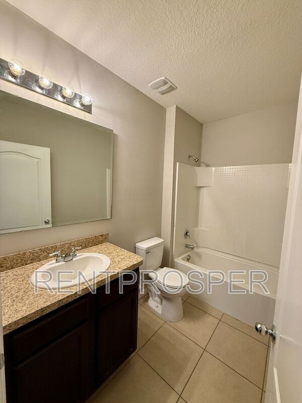 Building Photo - 4222 Roberta Dr