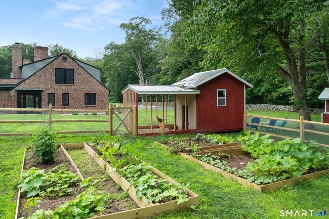 Building Photo - 372 Tucker Hill Rd