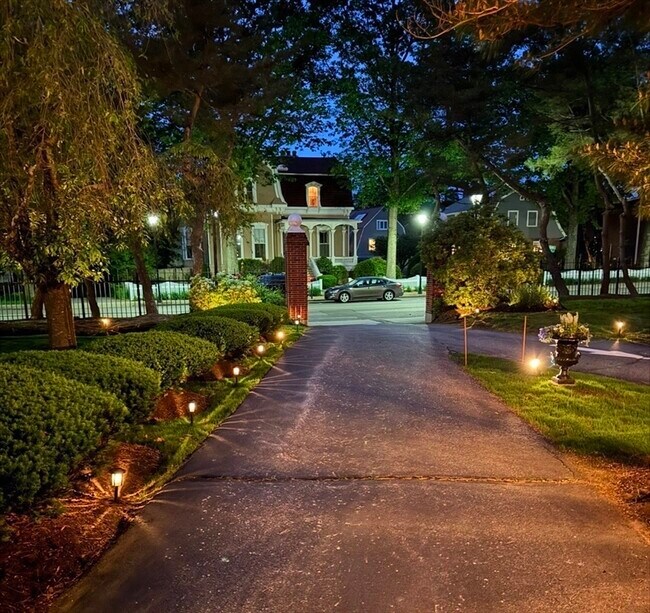 Building Photo - 600 Washington St