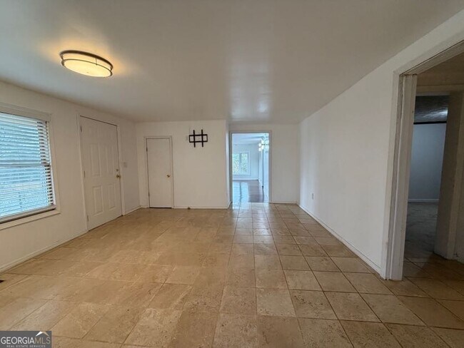 Building Photo - 1252 Lawrenceville-Suwanee Rd