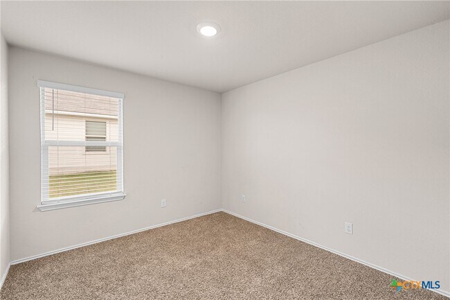 Building Photo - 5102 Karen Grn Dr