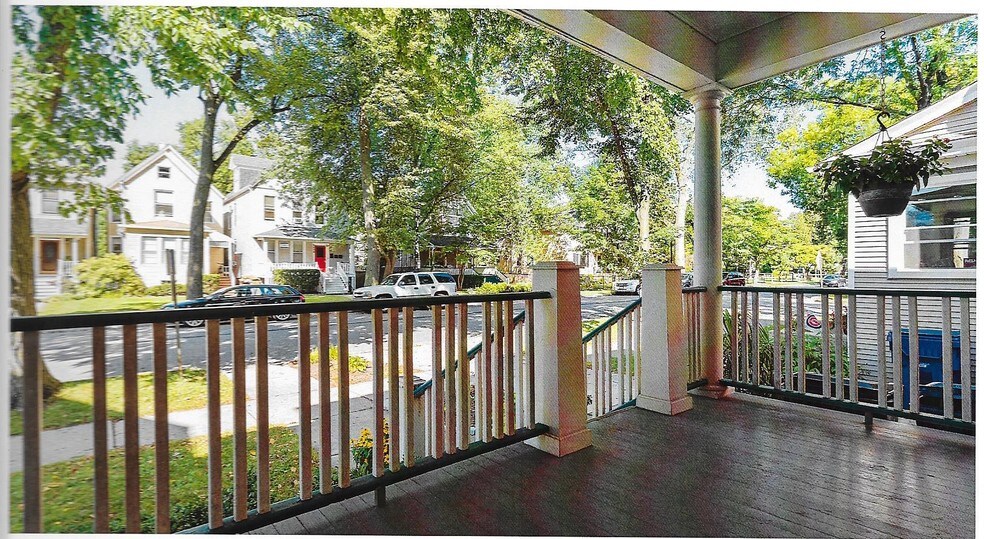 Building Photo - 2025 Maple Ave