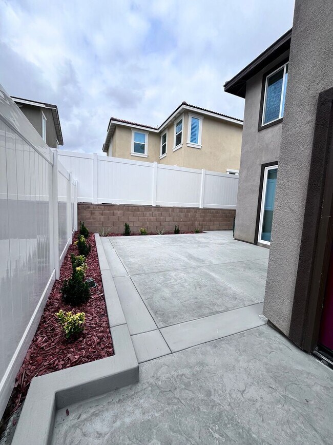 Building Photo - ***NEW BUILD IN LOMA LINDA***