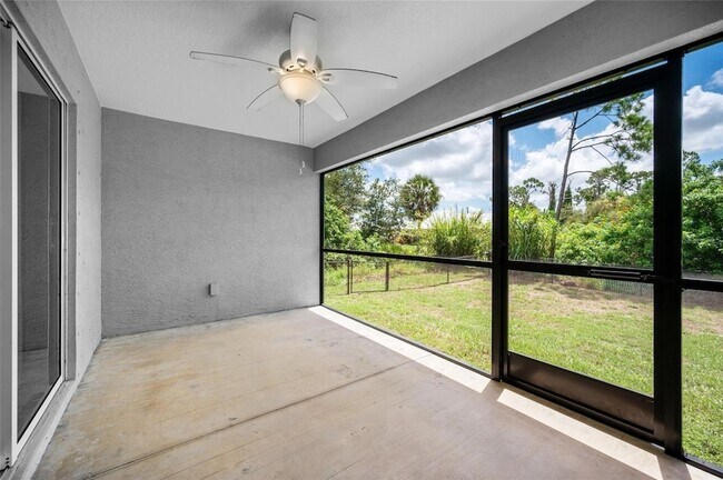 Building Photo - 315 Sweetwater Dr