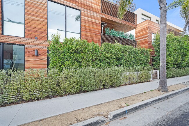 Building Photo - 1214 Electric Ave