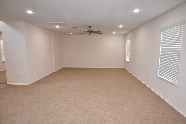 Building Photo - 1814 Emerald Pathway Dr