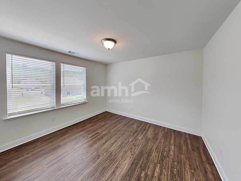 Building Photo - 421 Tributary Ln