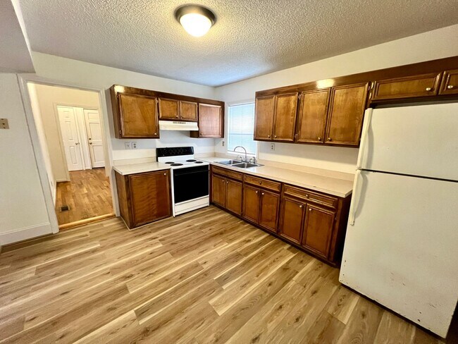 Building Photo - Five Points duplex