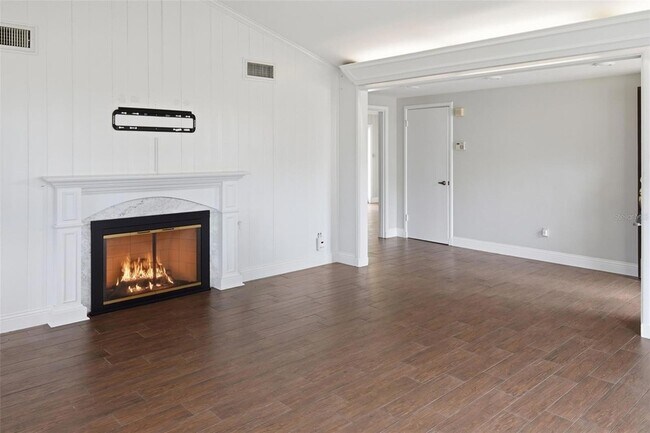 Building Photo - 1228 Spring Lake Dr