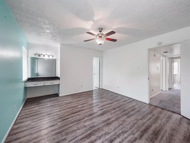 Building Photo - 10616 Bob White Dr