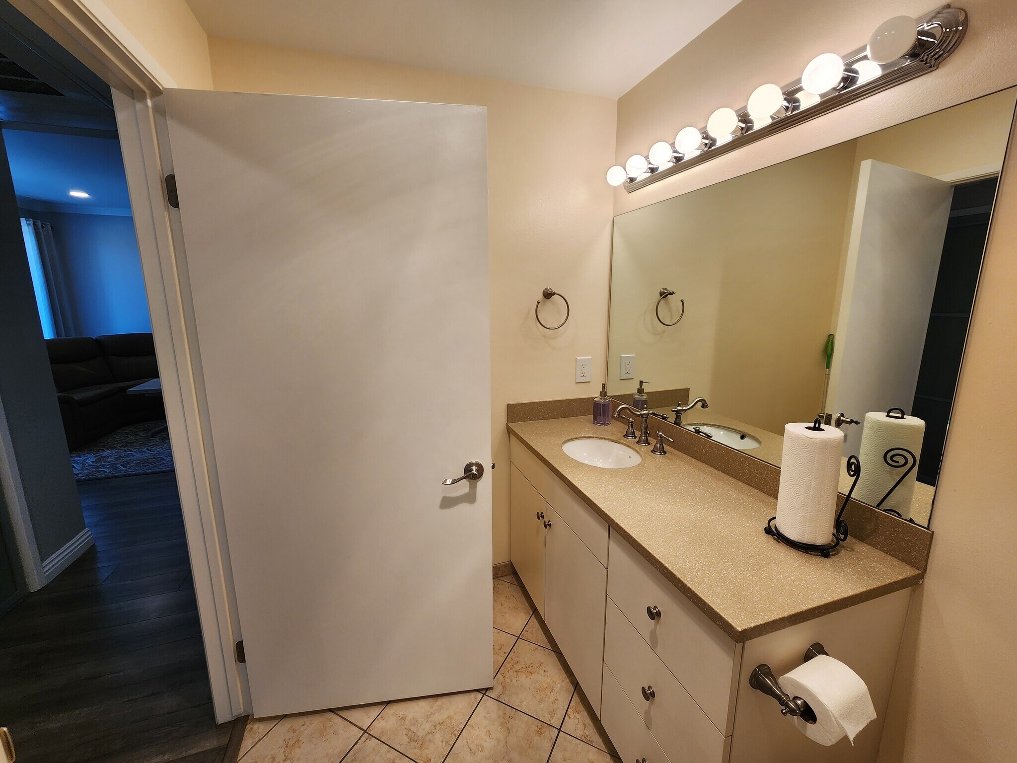 Building Photo - 13941 Sherman Way