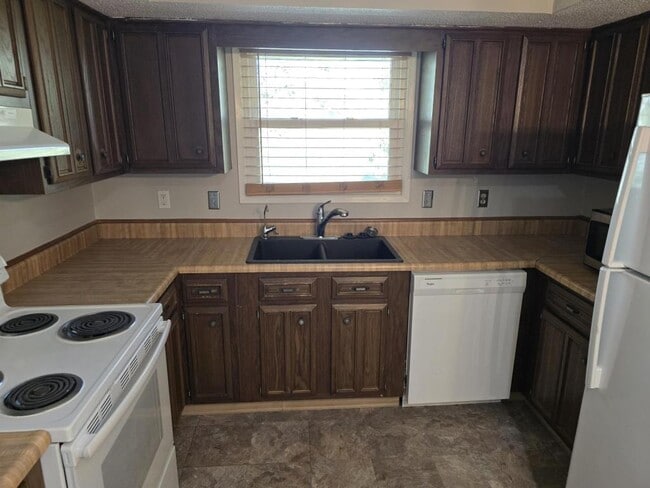 Building Photo - 1466 NW 64th Terrace