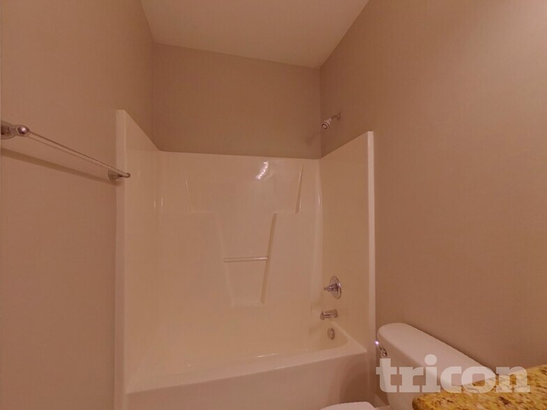 Building Photo - 428 Castlebury Ct